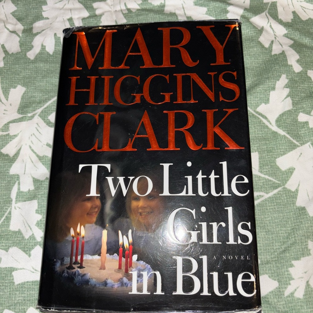 Mary Higgins Clark Novel Two Little Girls in Blue chapter book mystery travel
